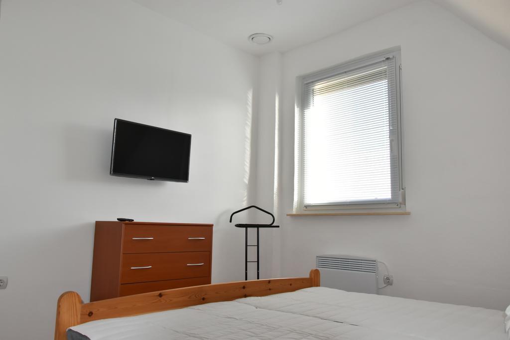 Csevi Apartmanhaz Мезёкёвешд Экстерьер фото